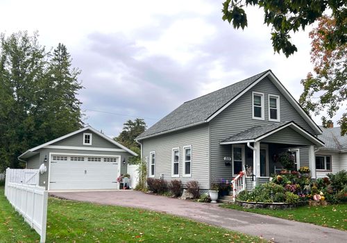 315 10th St, Baraboo, WI, 53913-1761 | Card Image