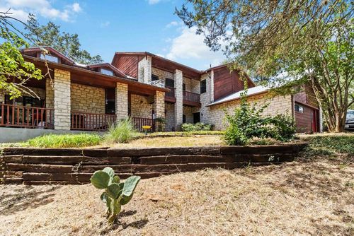 214 Laura Ln, Bastrop, TX, 78602-7641 | Card Image