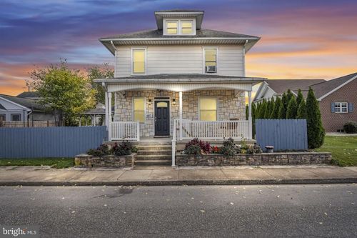 687 Hamilton St, CARLISLE, PA, 17013-1925 | Card Image