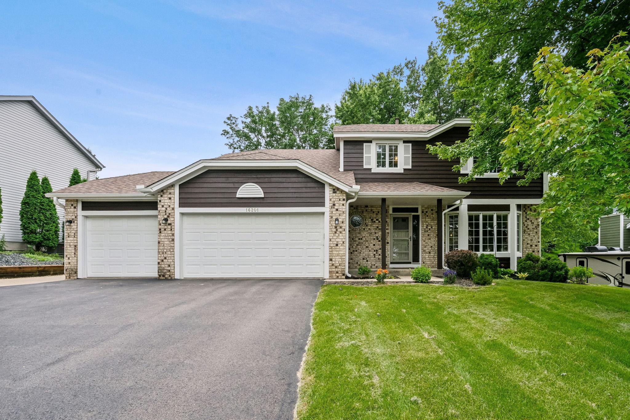 Hyland Ave, Lakeville, MN 55044