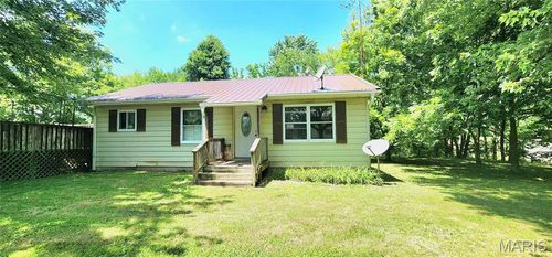 8739 Shawneetown Trl, Chester, IL, 62233-2933 | Card Image