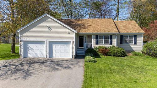 2 Greenleaf Dr, Seabrook, NH, 03874-4045 | Card Image
