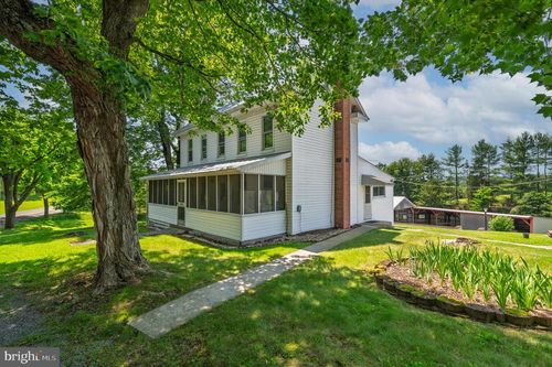 1499 Pious Ridge Rd, BERKELEY SPRINGS, WV, 25411-4331 | Card Image