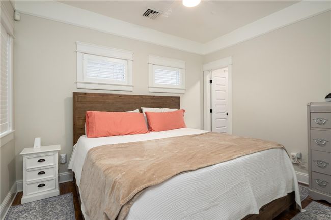 2828 Woods Ave, House other with 2 bedrooms, 1 bathrooms and null parking in Oceanside NY | Image 8