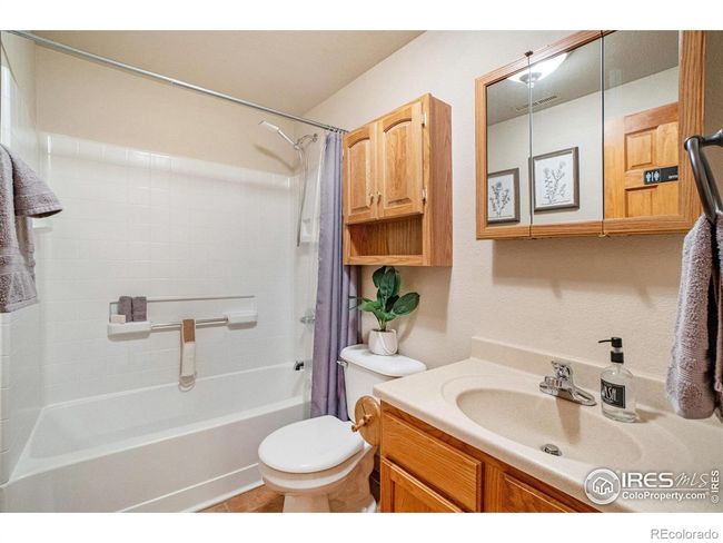 Full bathroom in basement | Image 19