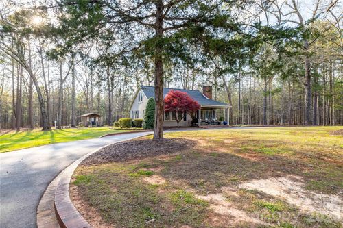 692 Capelsie Rd, Candor, NC, 27229-8457 | Card Image