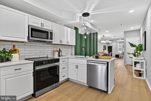 1725 E Oliver St, BALTIMORE, MD, 21213-3112 | Card Image