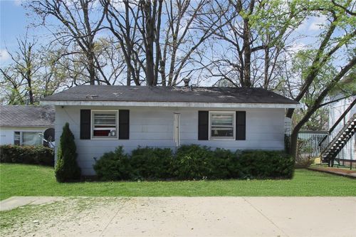 1034 9th St, Charleston, IL, 61920-2814 | Card Image