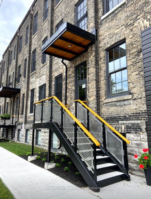 104-245 Downie St, Stratford, ON, N5A1X5 | Card Image