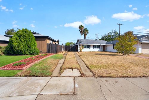 7565 Blackhawk Dr, Sacramento, CA, 95828-4032 | Card Image
