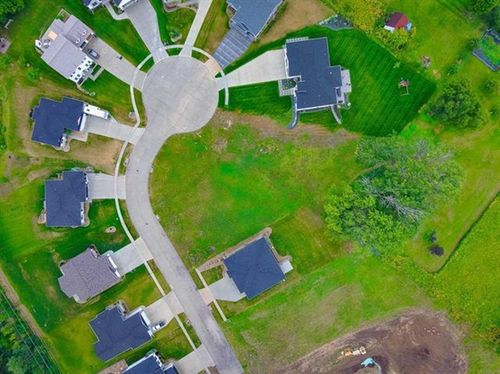 4208 James Dr, Cedar Falls, IA, 50613-1455 | Card Image