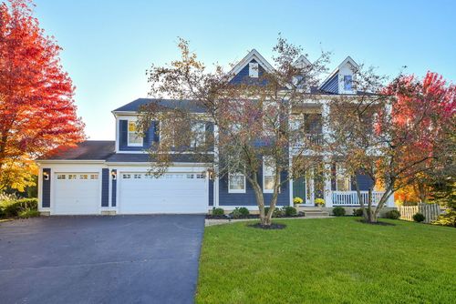 3025 Long Common Pkwy, Elgin, IL, 60124-8823 | Card Image