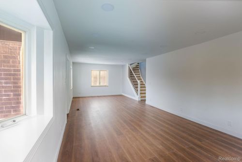 16022 Stephens Dr, Eastpointe, MI, 48021-1650 | Card Image