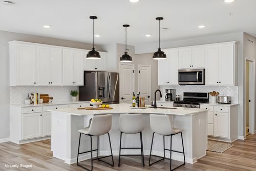 9597 4th St N, Lake Elmo, MN, 55042-4522 | Card Image