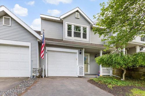 9 Sandra Ln, Rensselaer, NY, 12144-9664 | Card Image