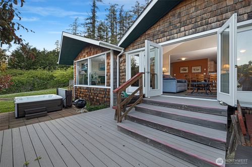 227 De Haro Ln, Friday Harbor, WA, 98250-8128 | Card Image
