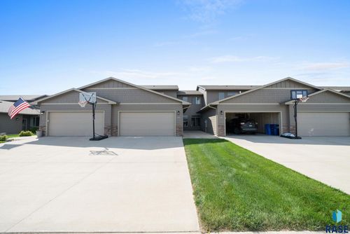205 W Ivy Rd, Tea, SD, 57064-2654 | Card Image