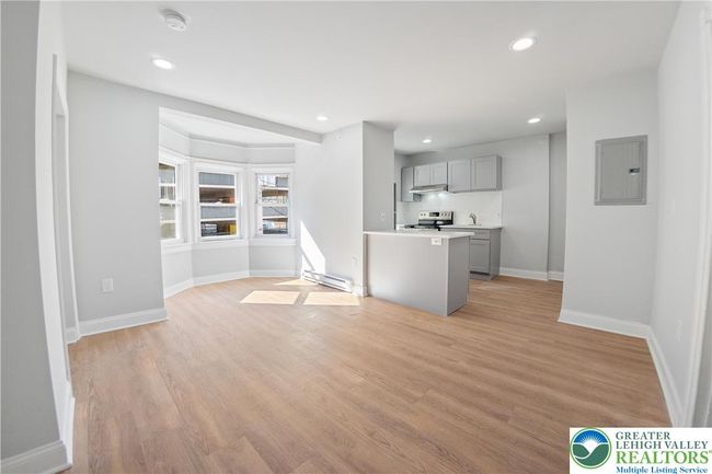 827 W Linden St, Condo with 11 bedrooms, 8 bathrooms and 3 parking in Allentown PA | Image 18