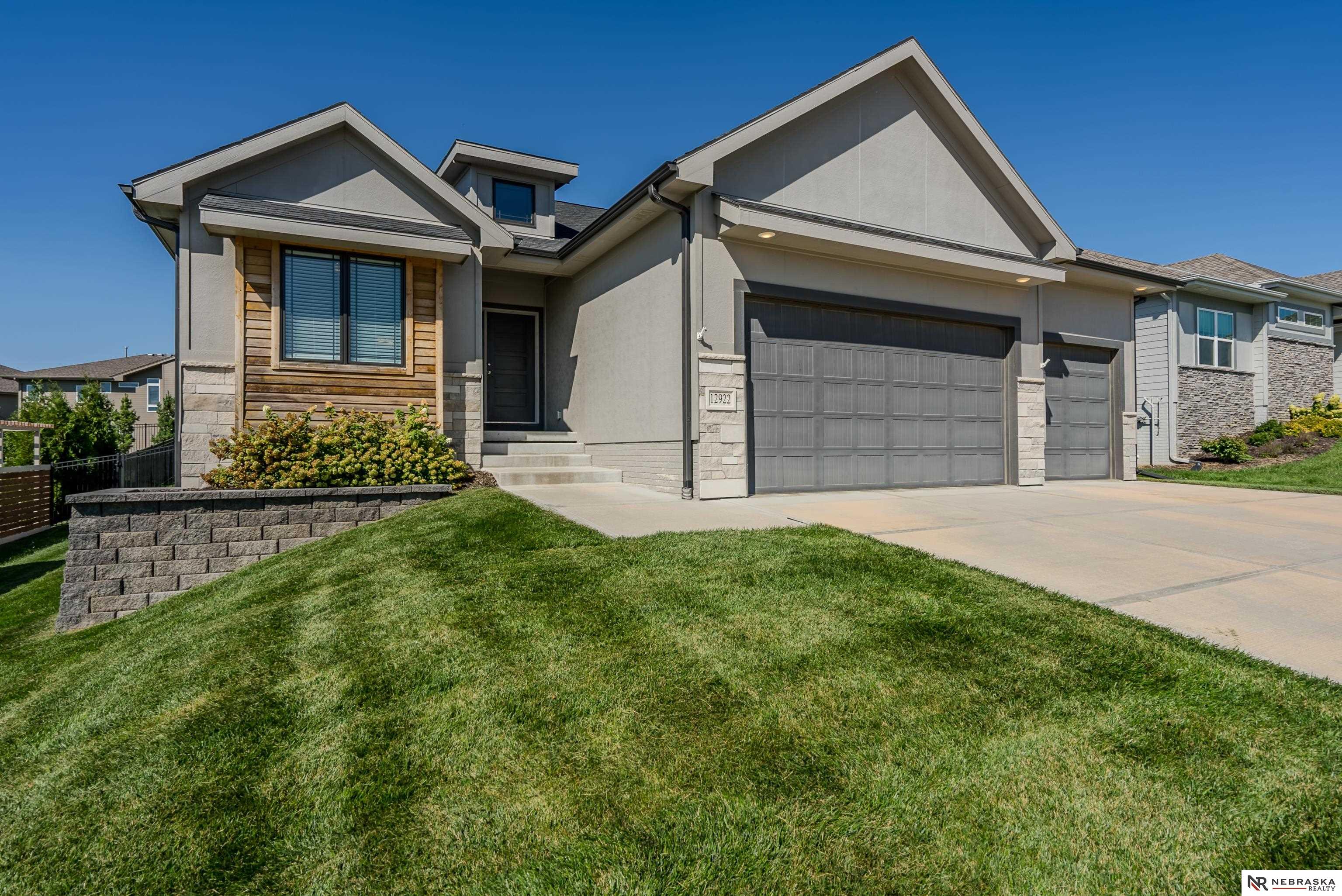 Reynolds St, Omaha, NE 68142