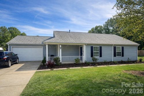 12151 Stewarts Crossing Dr, Charlotte, NC, 28215-5058 | Card Image