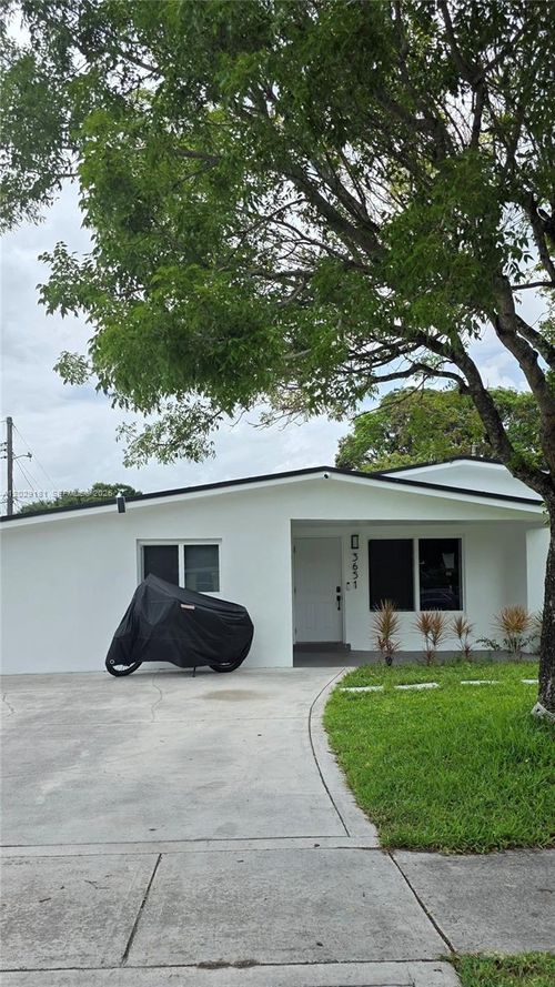 0-3651 Nw 8th Ct, Lauderhill, FL, 33311-6421 | Card Image