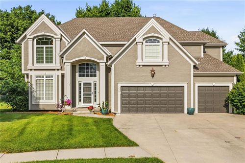 249 Ne Misty Meadow Dr, Lee's Summit, MO, 64064-1292 | Card Image