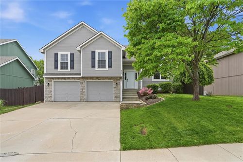 361 Ash Ln, Lansing, KS, 66043-6285 | Card Image