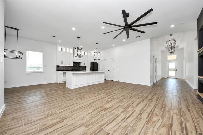207 Manor Ave, House other with 3 bedrooms, 3 bathrooms and 2 parking in Arcola TX | Image 13