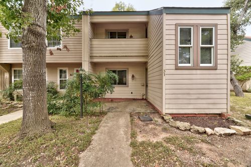 31 Marina Cir, Wimberley, TX, 78676-3446 | Card Image