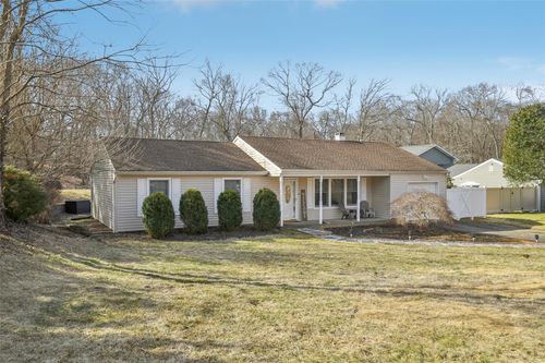 8 Rustic Rd, Yaphank, NY, 11980-9754 | Card Image