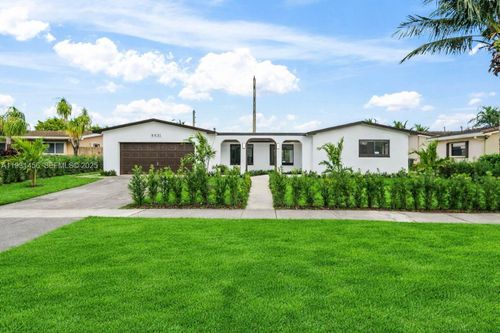 8631 Nw 24th Ct, Pembroke Pines, FL, 33024-3330 | Card Image