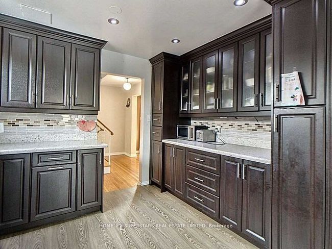 28 Bramhall Crt, House attached with 4 bedrooms, 3 bathrooms and 4 parking in Brampton ON | Image 8