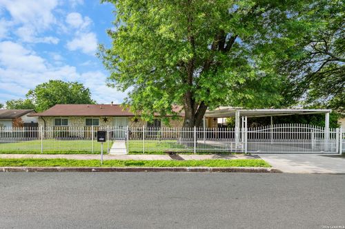 5826 Castle Brook Dr, San Antonio, TX, 78218 | Card Image