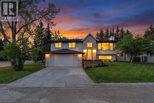 902 Varsity Estates Pl Nw, Calgary, AB, T3B3X4 | Card Image