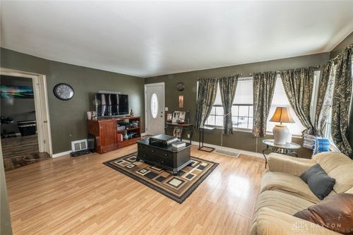 1222 Oakhill Ave, Fairborn, OH, 45324-5667 | Card Image