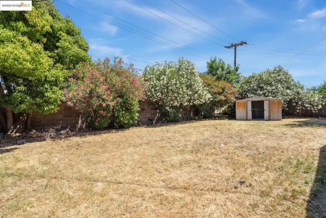 6419 Dallas Way, House other with 3 bedrooms, 2 bathrooms and 1 parking in Sacramento CA | Image 15