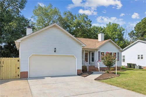 105 Richard Run, Yorktown, VA, 23693-4405 | Card Image
