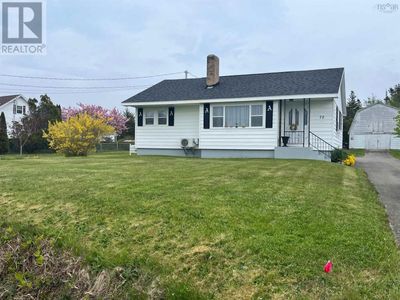 72 Highway 3, House other with 5 bedrooms, 2 bathrooms and null parking in Lower East Pubnico NS | Image 1