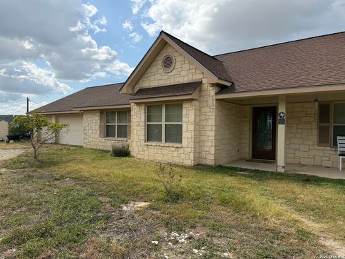 421 Armadillo Trl, Comfort, TX, 78013-3468 | Card Image