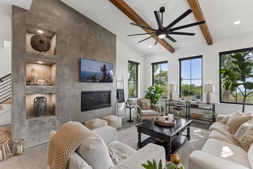 18511 Hobby Ln, Jonestown, TX, 78645-9659 | Card Image
