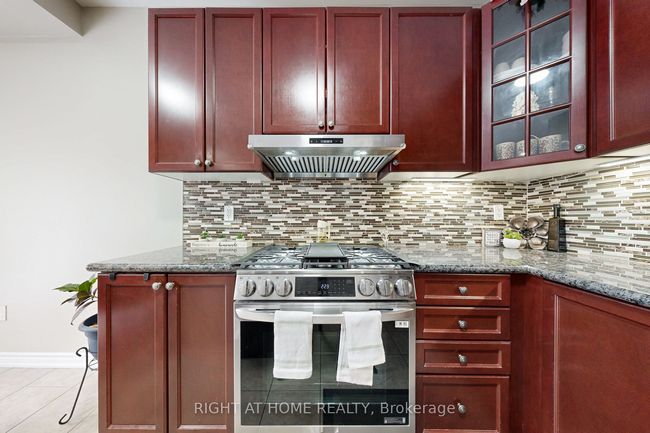 16 Sculptor St, House attached with 4 bedrooms, 3 bathrooms and 1 parking in Brampton ON | Image 11