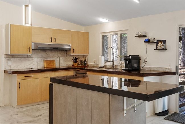 15 Holiday Rd, House other with 3 bedrooms, 2 bathrooms and 6 parking in Wayland MA | Image 9