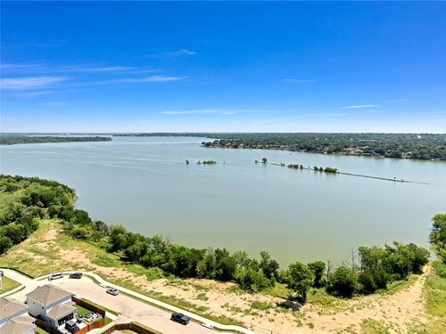 5528 Topwater Trl, Fort Worth, TX, 76119-7066 | Card Image