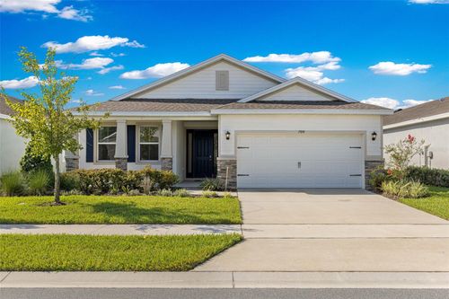 7974 Penrose Pl, WILDWOOD, FL, 34785-7766 | Card Image