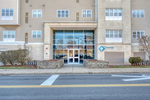 b111-140 Railroad Ave, Norwood, MA, 02062-3584 | Card Image