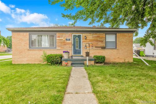 19035 Frazho Rd, Roseville, MI, 48066-3539 | Card Image