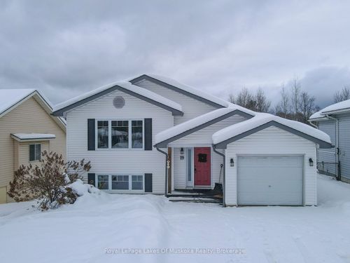 19 Cairns Cres, Huntsville, ON, P1H1Y3 | Card Image