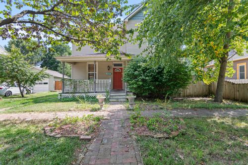 424 E Locust St, Springfield, MO, 65803-2827 | Card Image