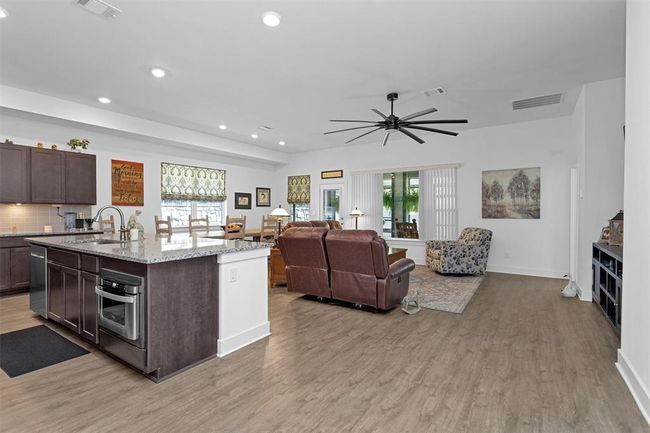 954 Golden Willow Ln, House other with 4 bedrooms, 2 bathrooms and 2 parking in Conroe TX | Image 7