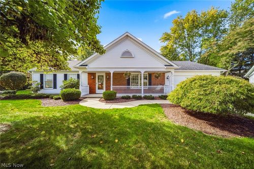 9500 Lismore Ln, Mentor, OH, 44060-4589 | Card Image